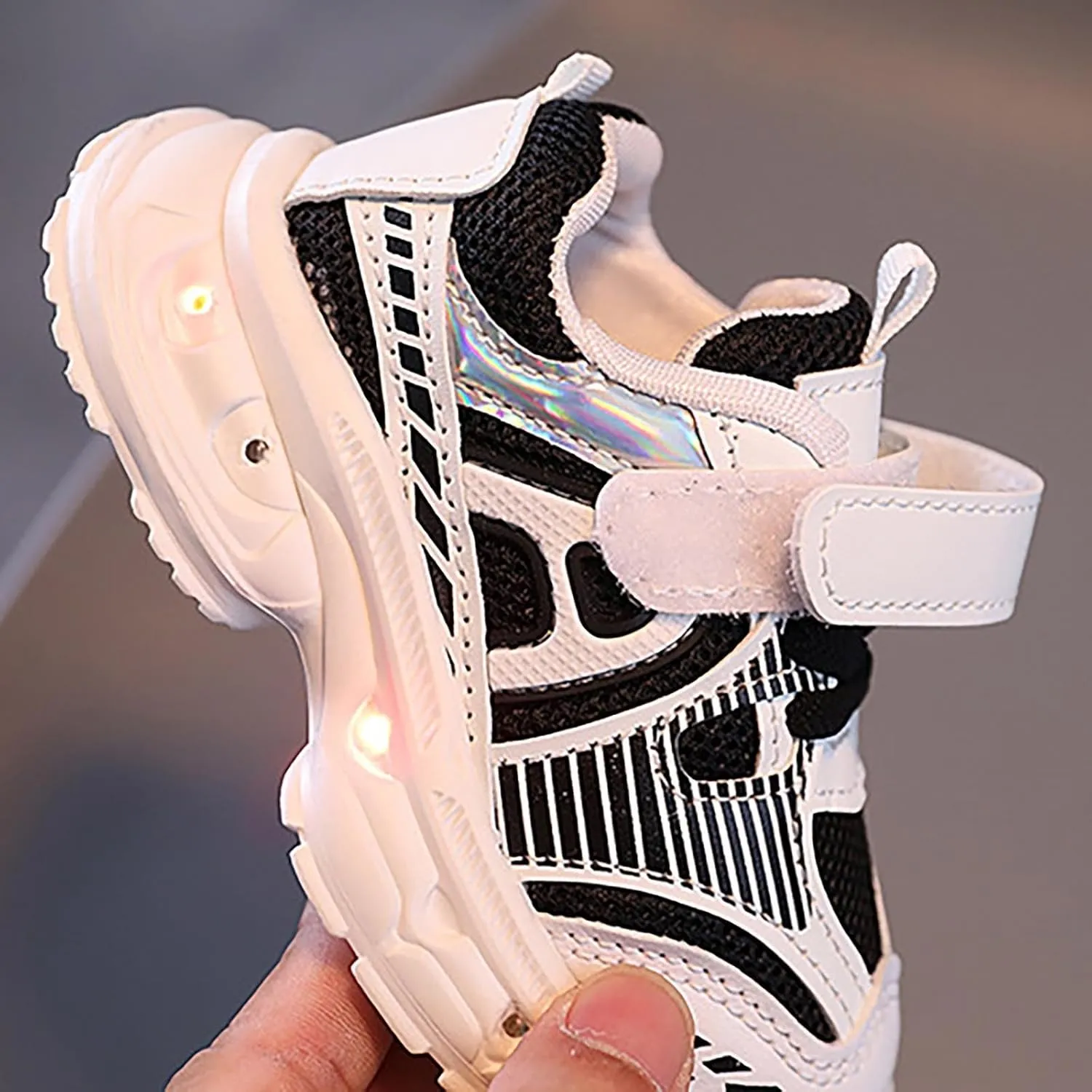 Fashion LED Light Baby Shoes Casual Children Shoes Boys Girls Sandals Soft Kids Sports Shoes Girls Fashion Shoes