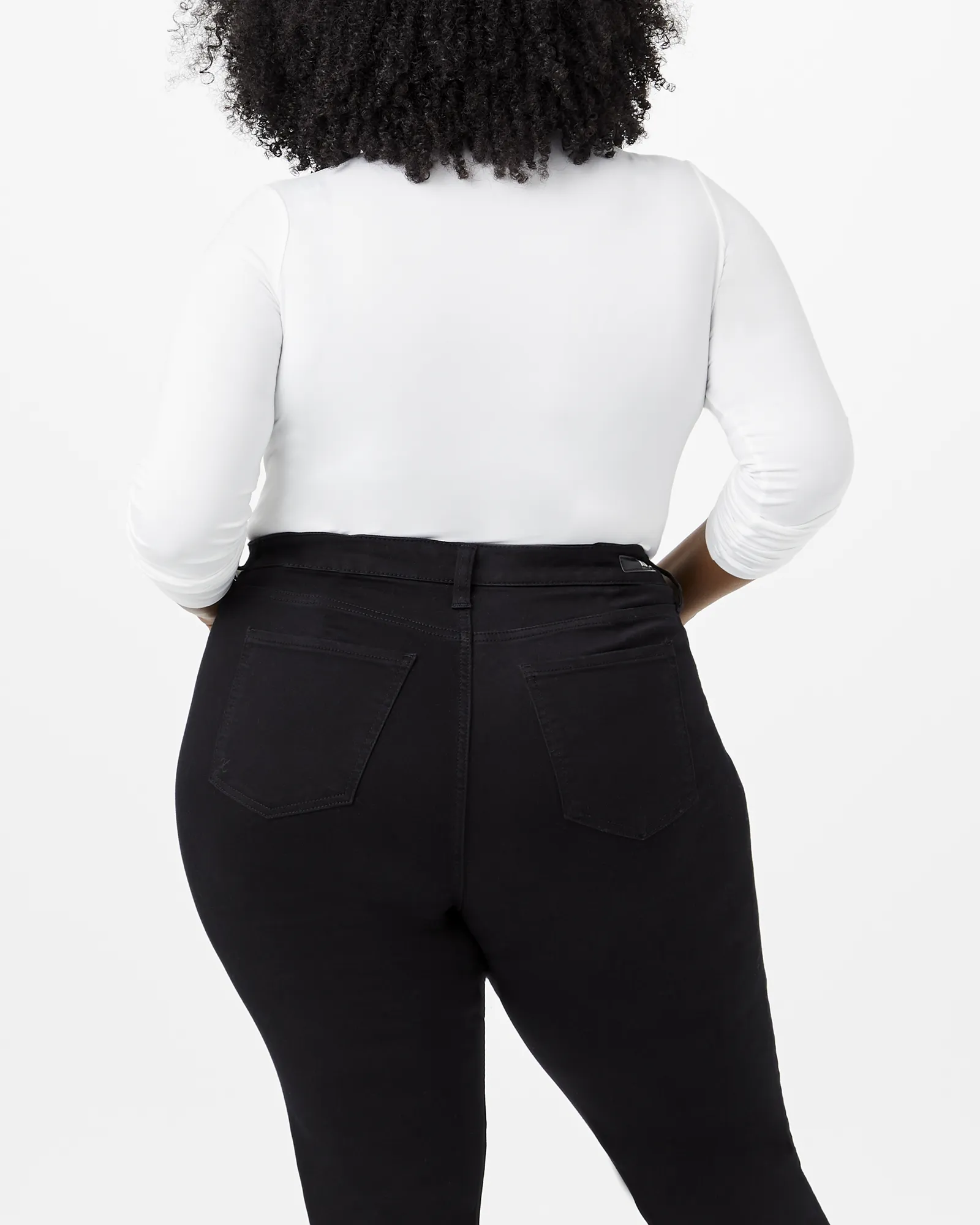 Yasmin High-Waisted Ankle Jean | Black