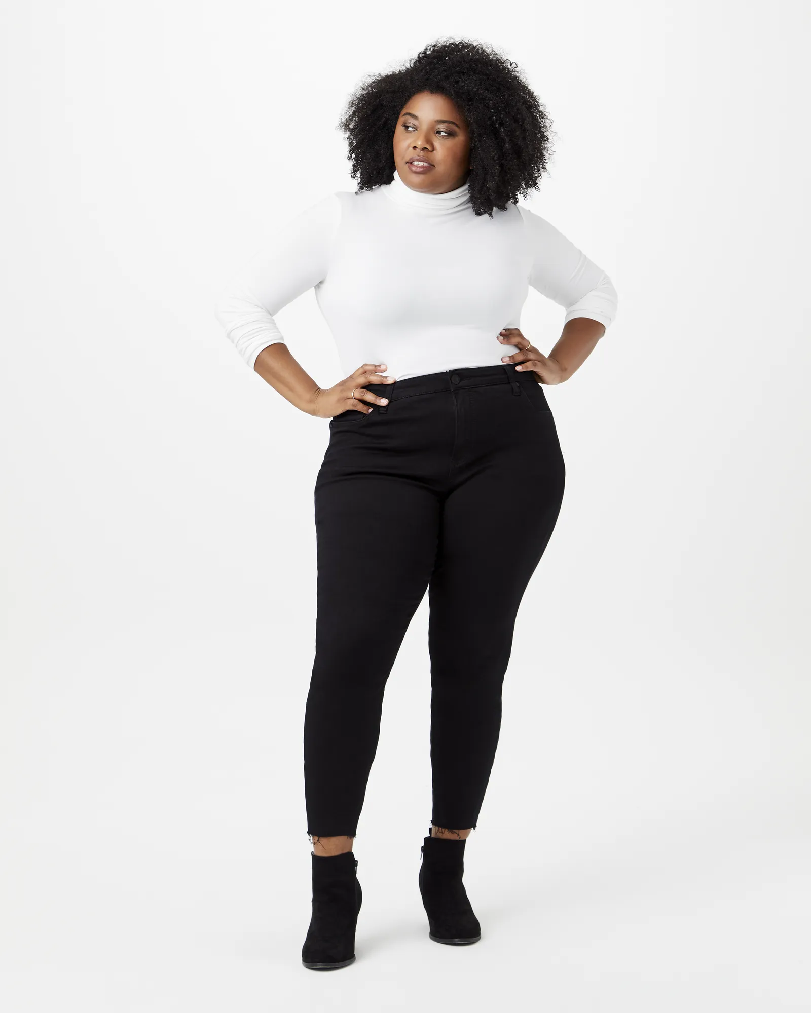 Yasmin High-Waisted Ankle Jean | Black